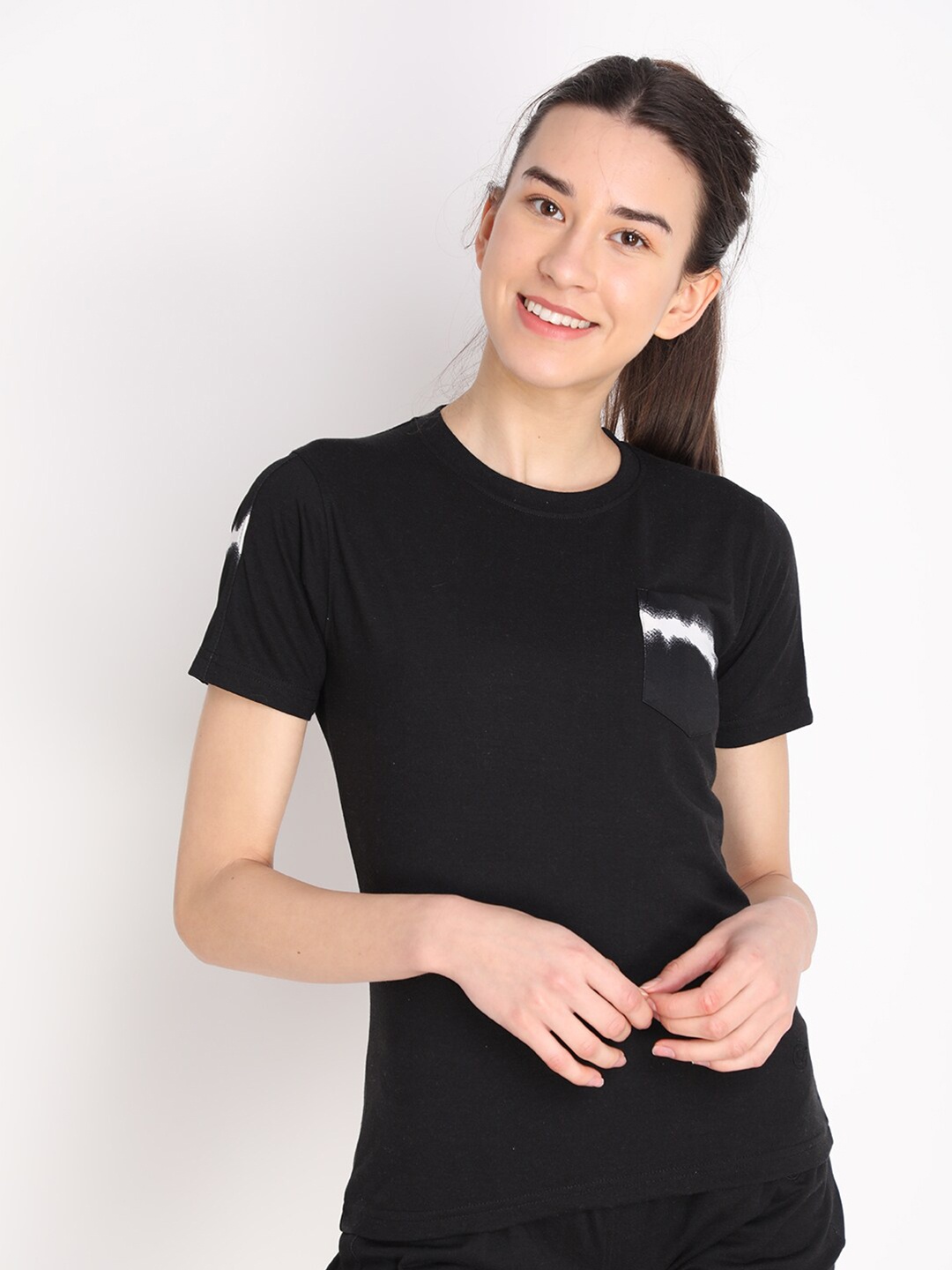 

CHKOKKO Women Black T-shirt