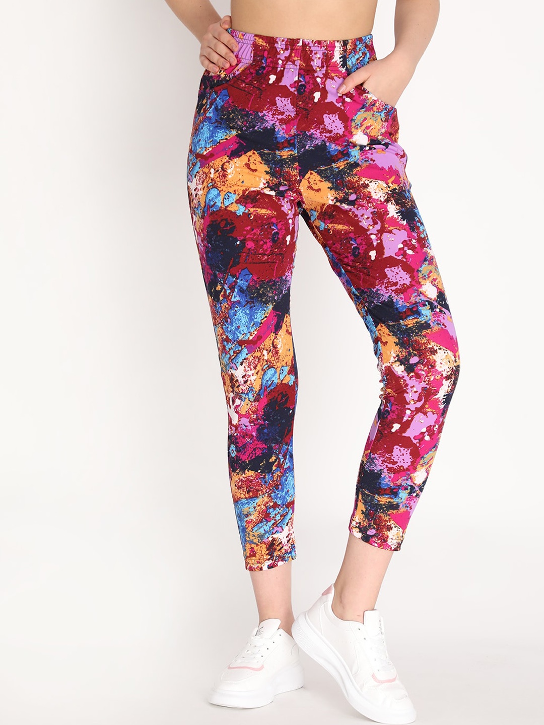 

CHKOKKO Women Maroon Solid Cotton Track Pants
