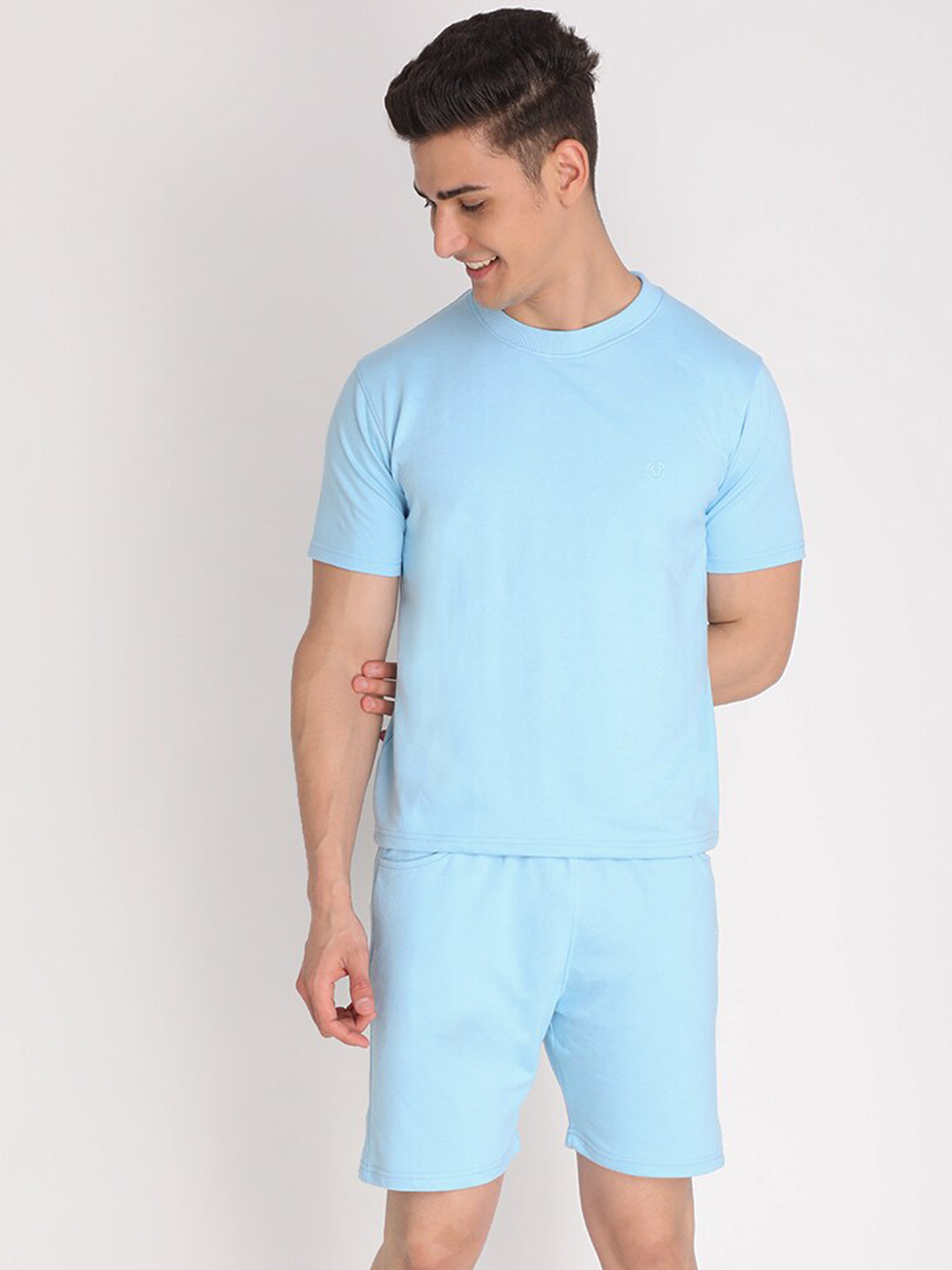 

CHKOKKO Men Blue Solid T-Shirt With Shorts Set
