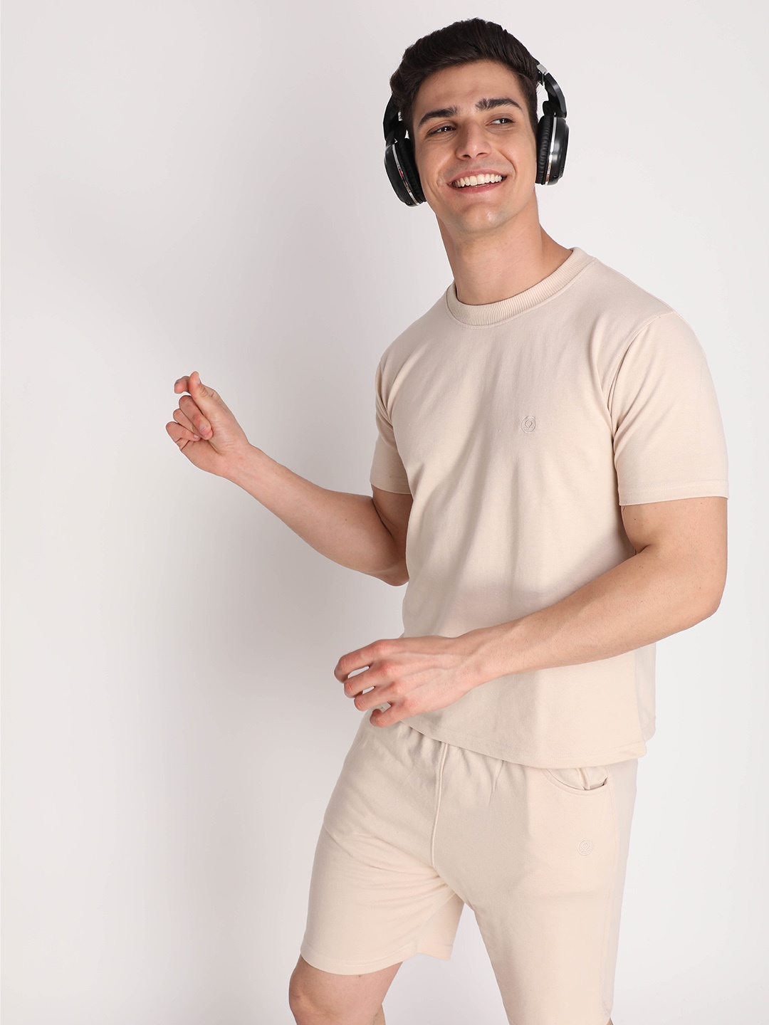 

Chkokko Men Pastel Beige Solid T-shirt with Shorts