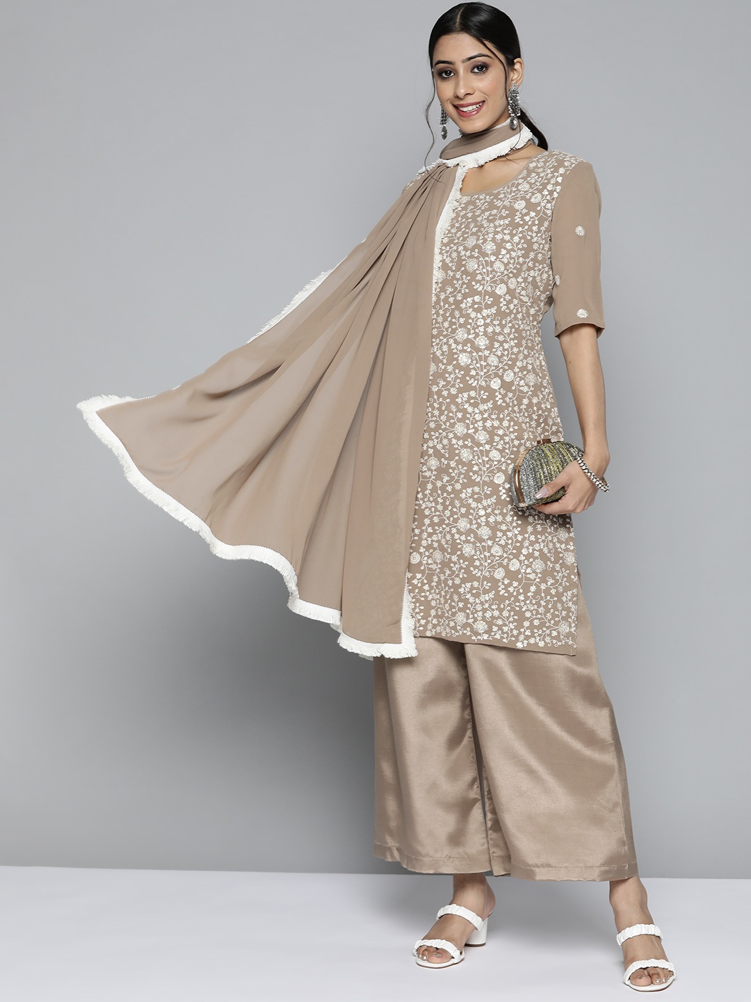 

Kvsfab Women Beige & White Floral Embroidered Chikankari Kurta with Palazzos & Dupatta