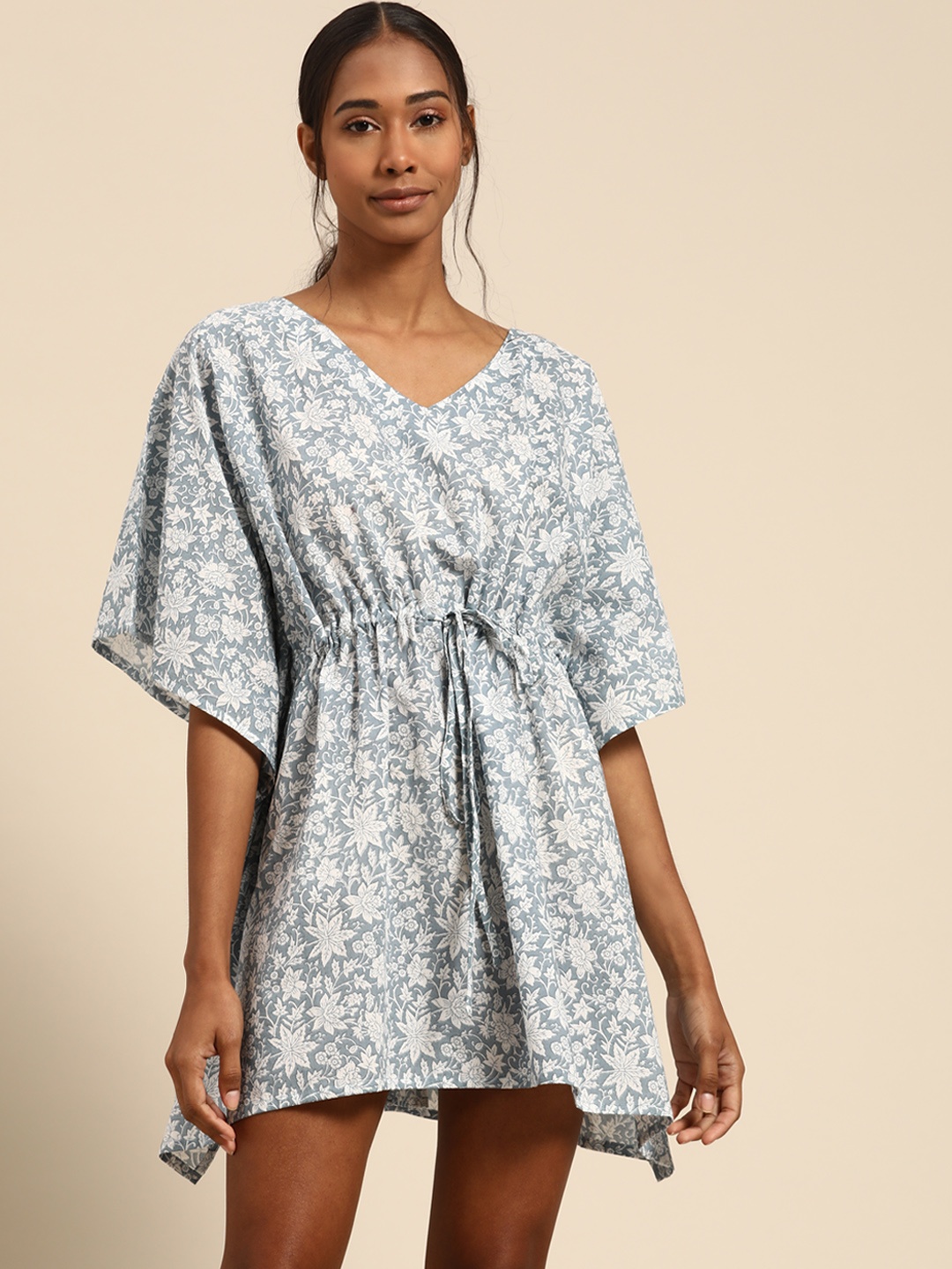 

Prakrti Grey Printed Cotton Nightdress
