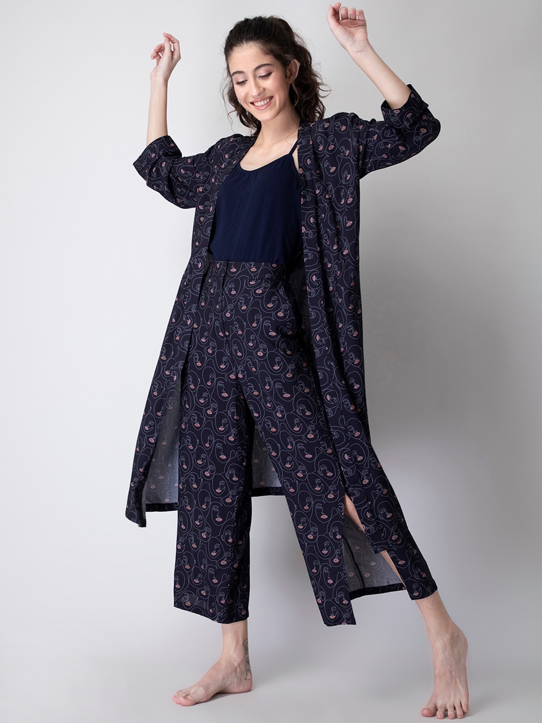 

FabAlley Women Blue & Pink Graphic printed Printed Night Suit with a Robe
