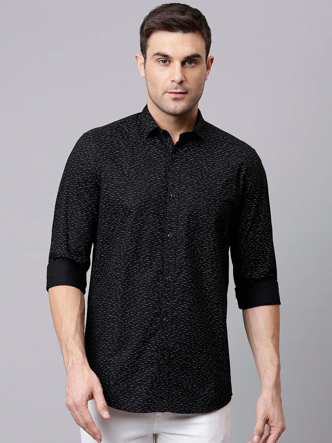 

Richlook Men Black Slim Fit Abstract Printed Pure Cotton Casual Shirt