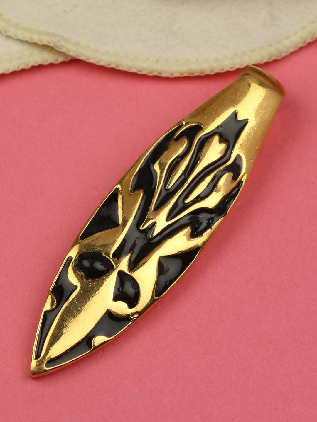 

Silgo Gold-Plated Brass Pendant Without Chain