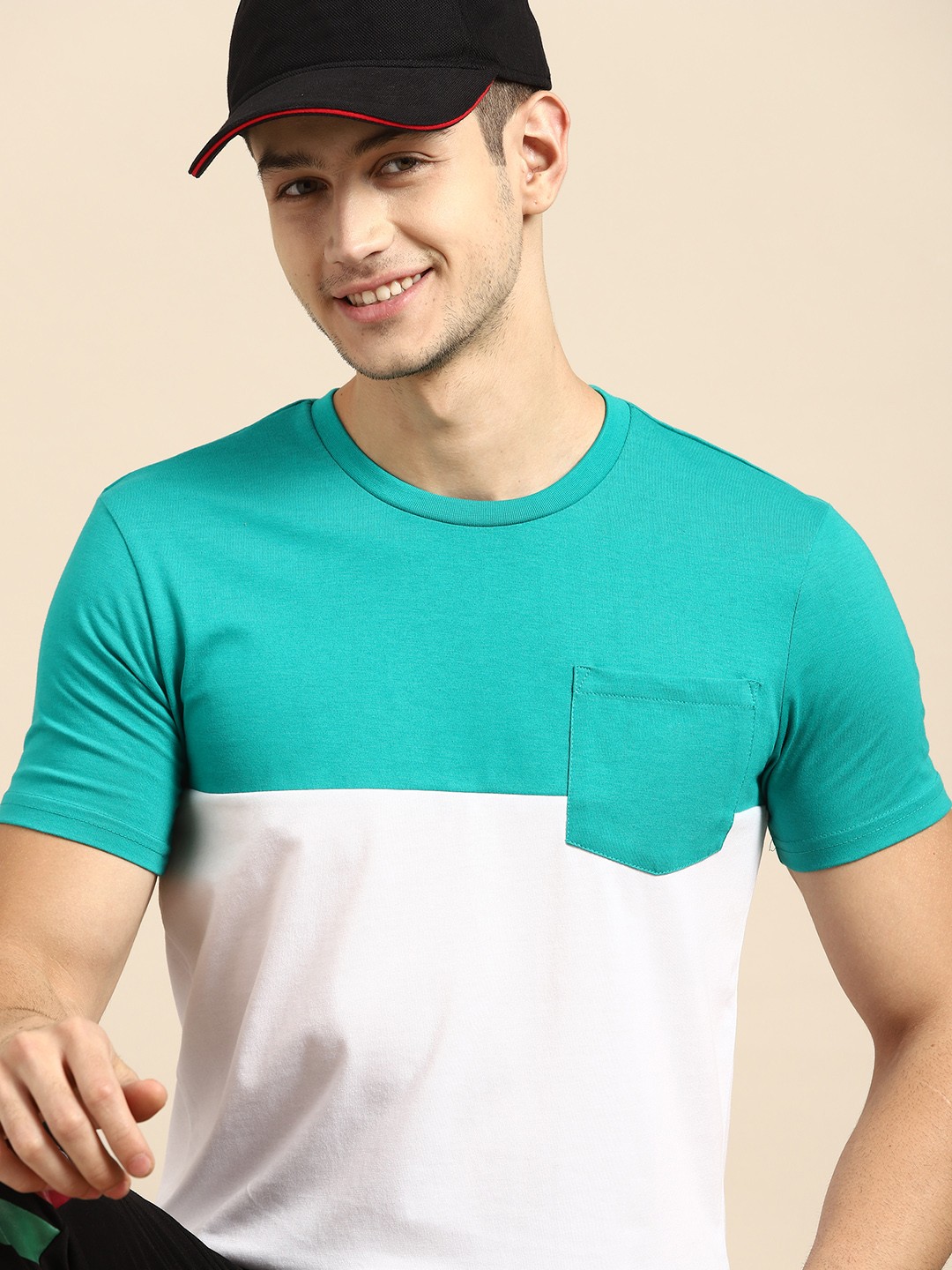 

United Colors of Benetton Men Green & White Colourblocked T-shirt