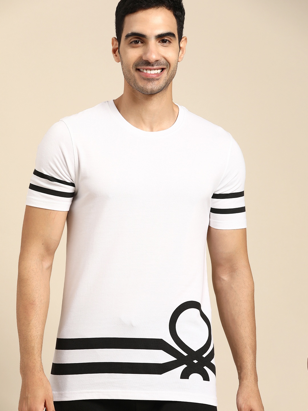 

United Colors of Benetton Men White & Black Brand Logo Printed T-shirt