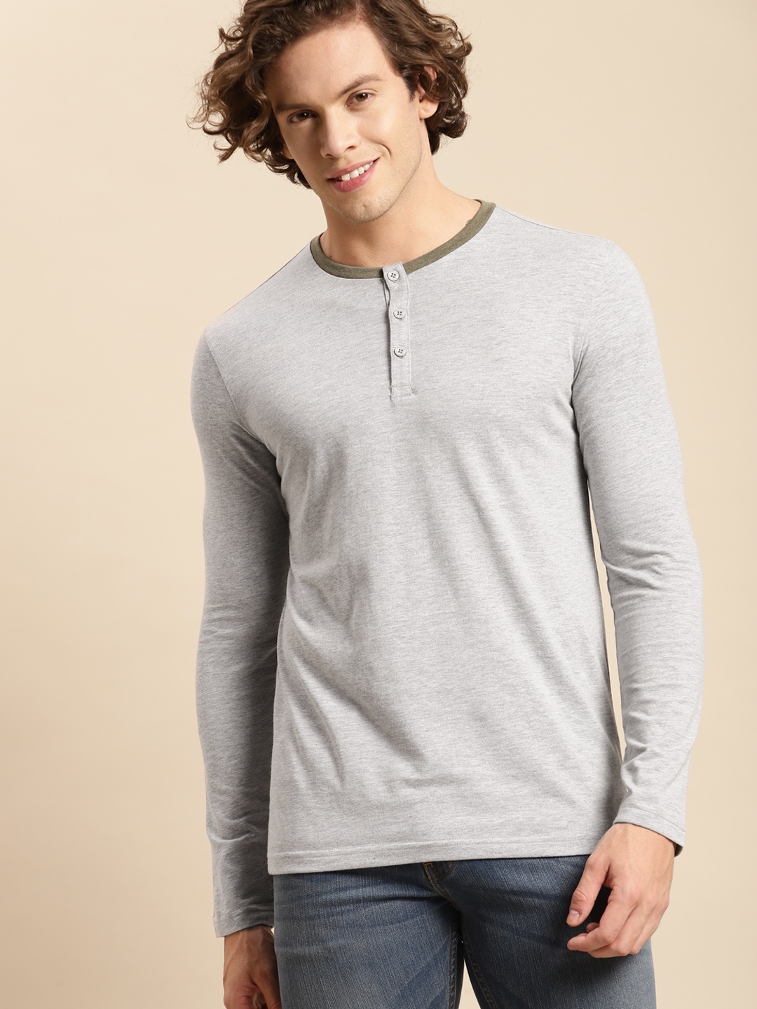 

United Colors of Benetton Men Grey Melange Henley Neck T-shirt