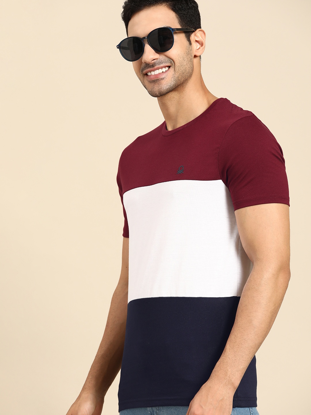 

United Colors of Benetton Men Maroon & White Colourblocked T-shirt