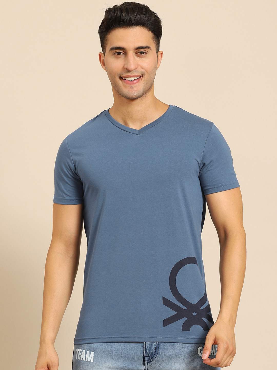 

United Colors of Benetton Men Blue Brand Logo Printed T-shirt