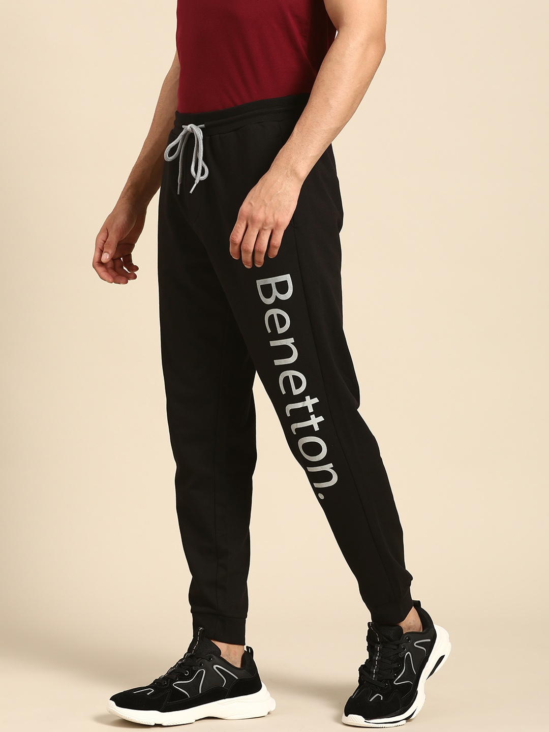 

United Colors of Benetton Men Black Brand Logo Printed Joggers
