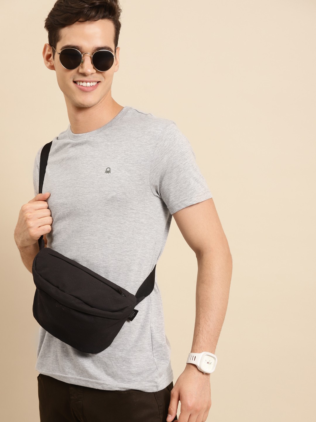 

United Colors of Benetton Men Grey Melange Solid T-shirt