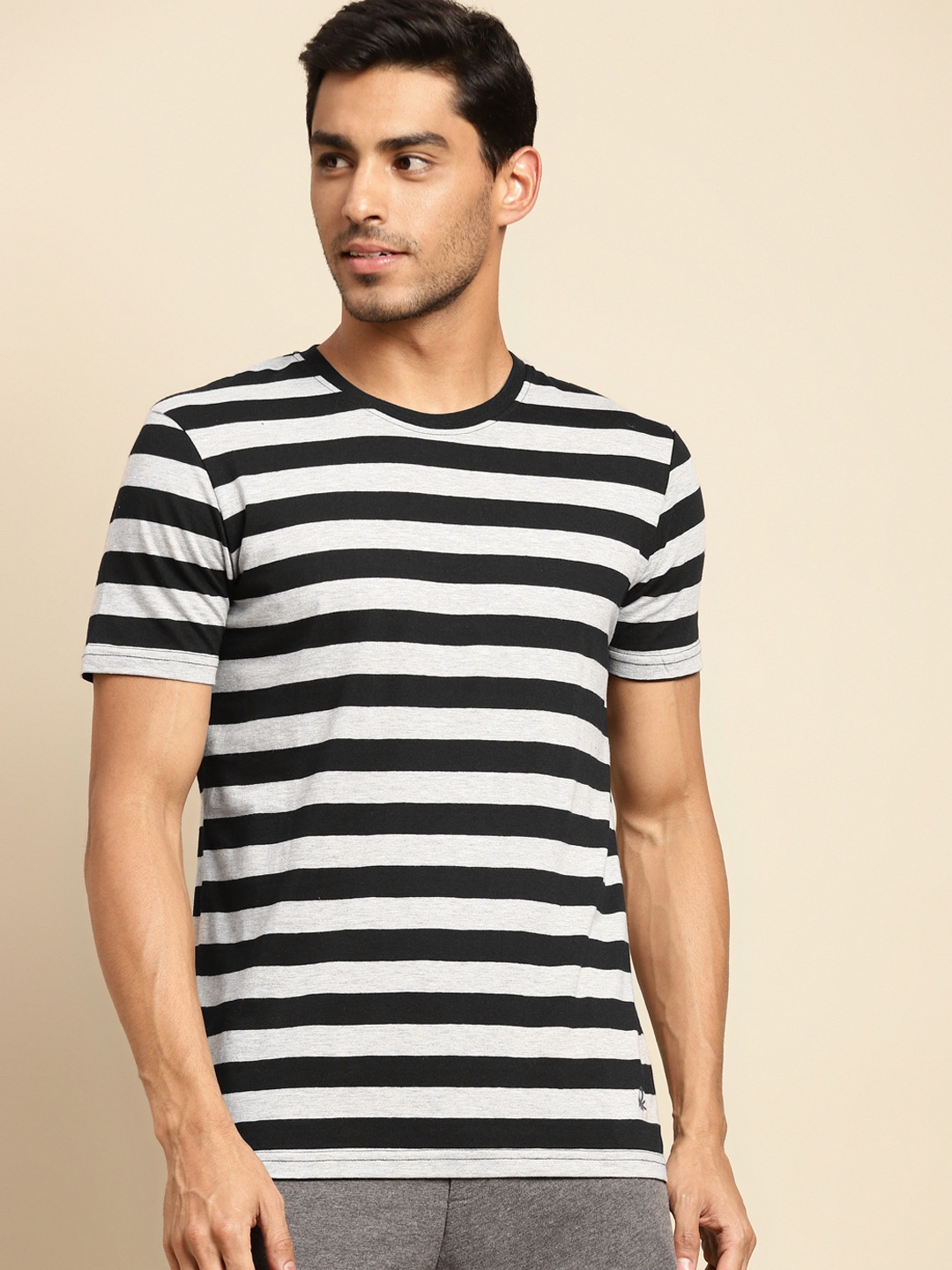 

United Colors of Benetton Men Black & Grey Melange Striped T-shirt