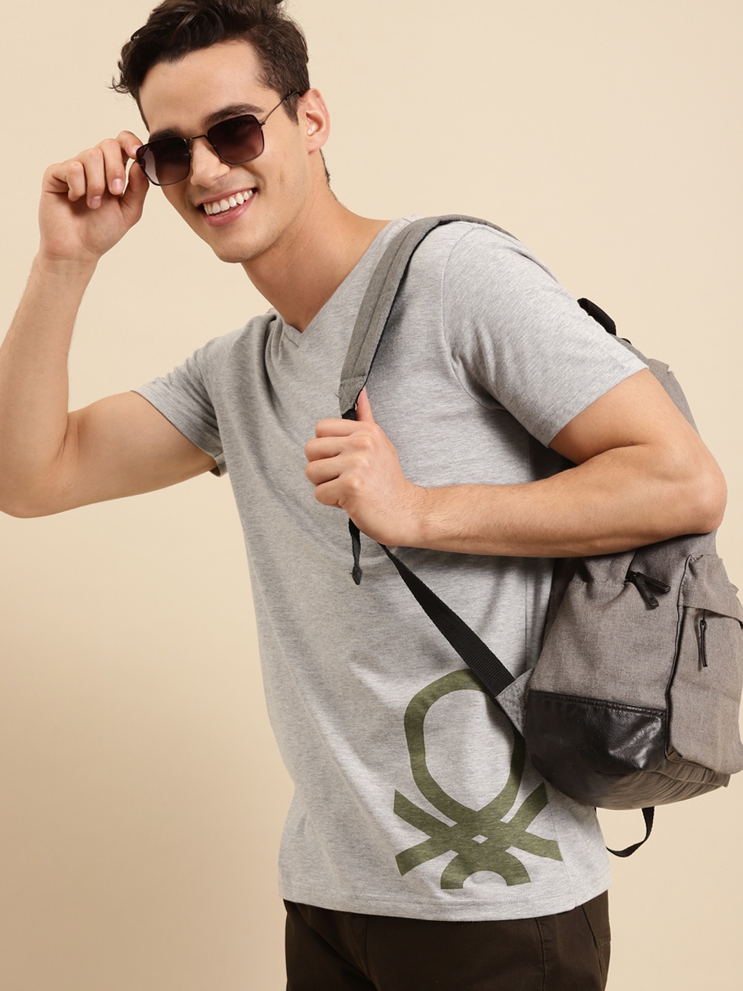 

United Colors of Benetton Men Grey Melange Brand Logo Printed V-Neck T-shirt