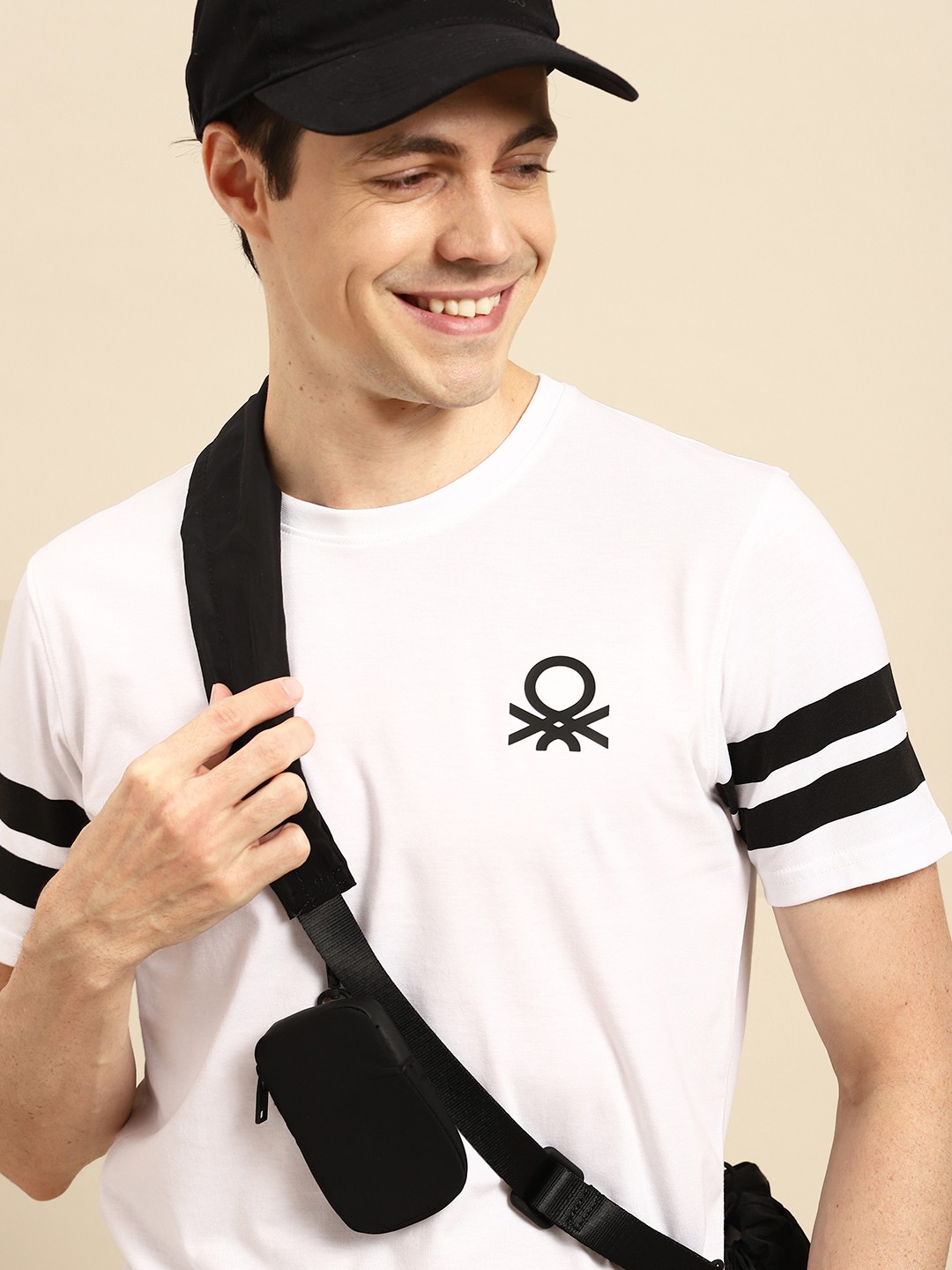 

United Colors of Benetton Men White Solid T-shirt