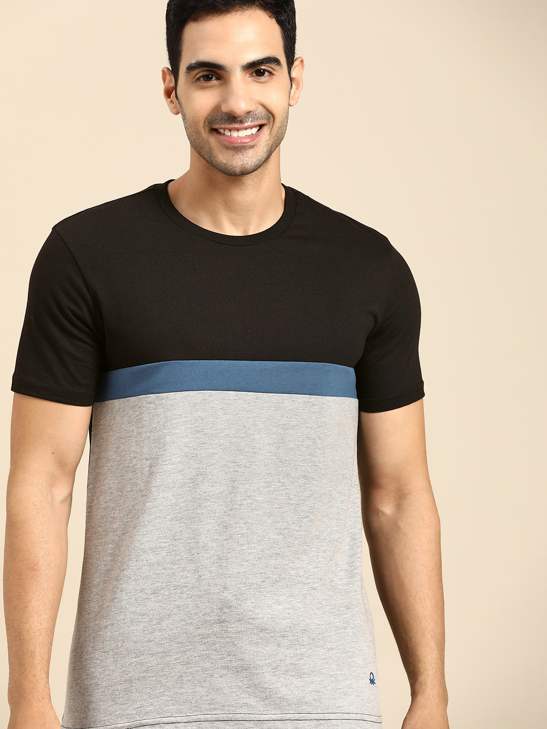 

United Colors of Benetton Men Grey Melange & Black Colourblocked T-shirt