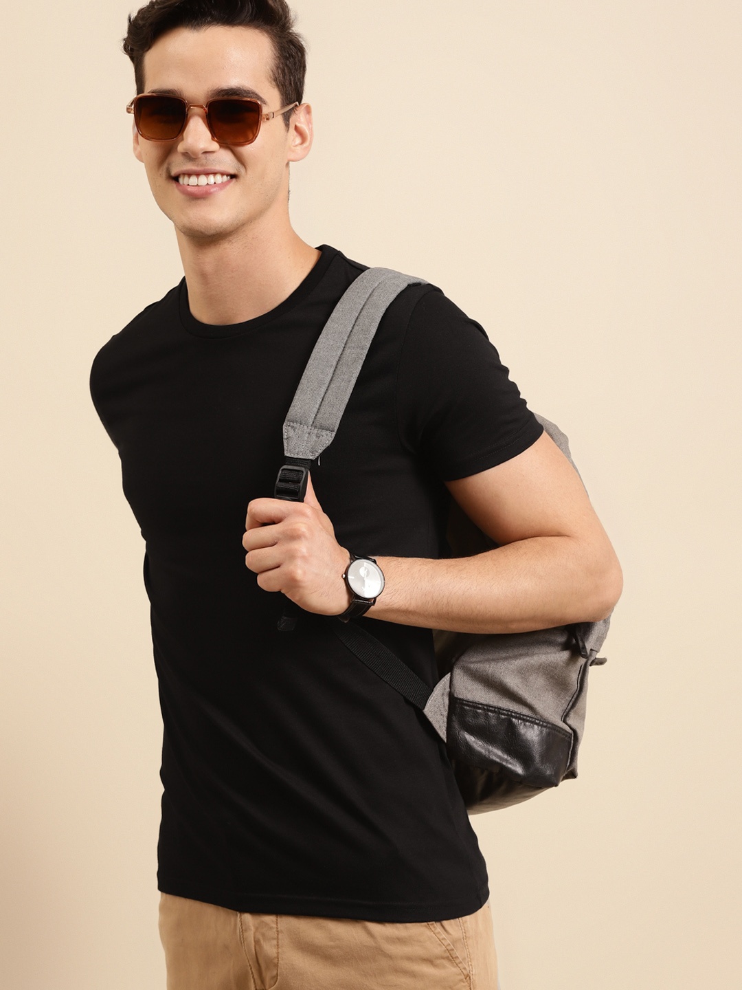 

United Colors of Benetton Men Black Round Neck T-shirt