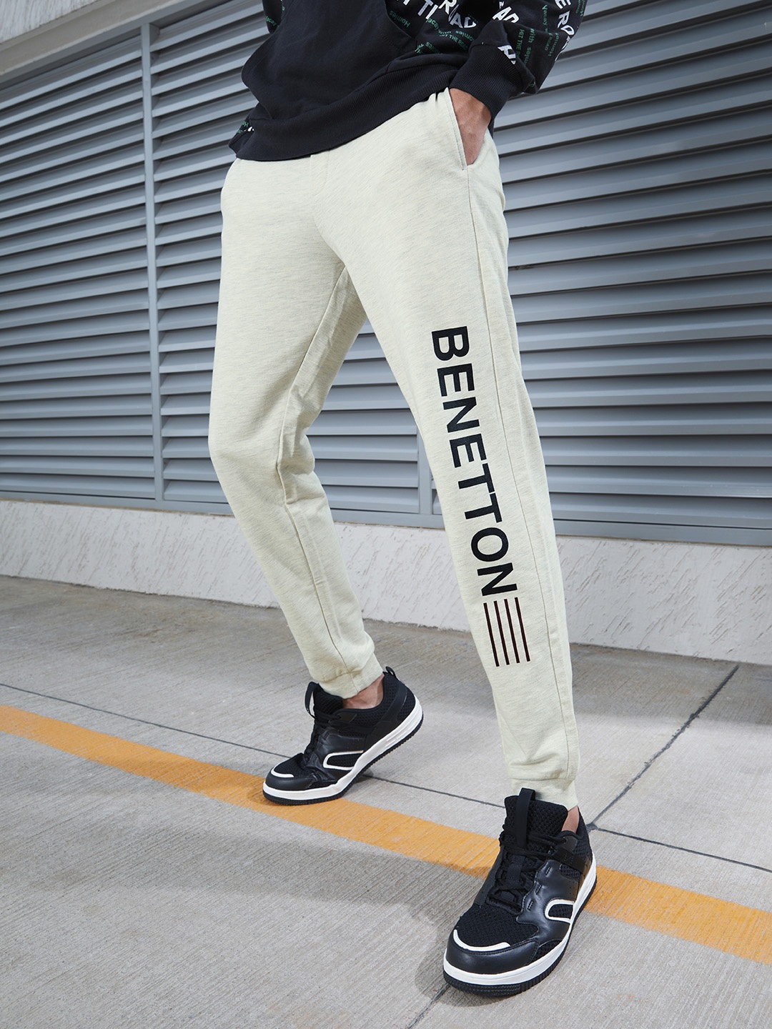 

United Colors of Benetton Men Grey Melange Brand Logo Printed Regular Fit Joggers