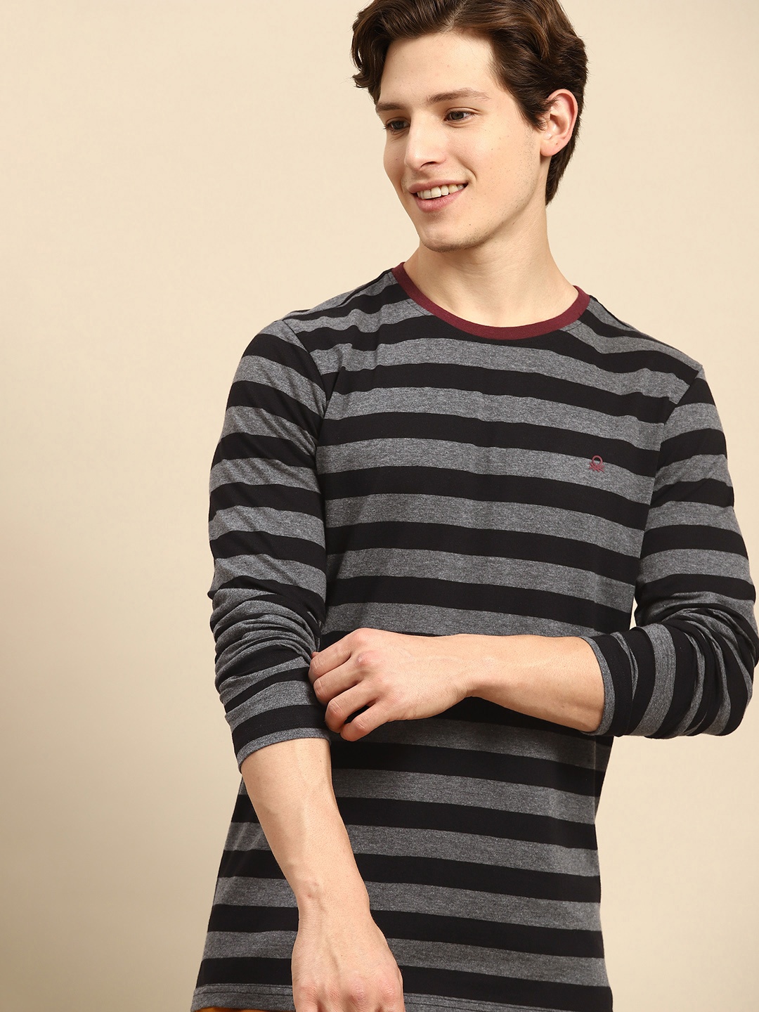 

United Colors of Benetton Men Black & Grey Striped T-shirt