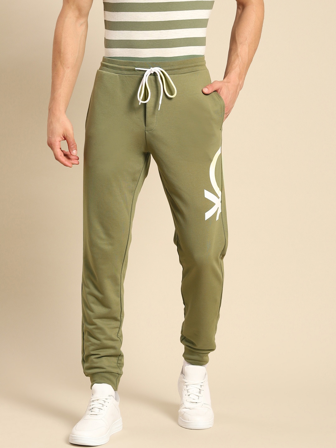 

United Colors of Benetton Men Olive Green Brand Logo Printed Joggers