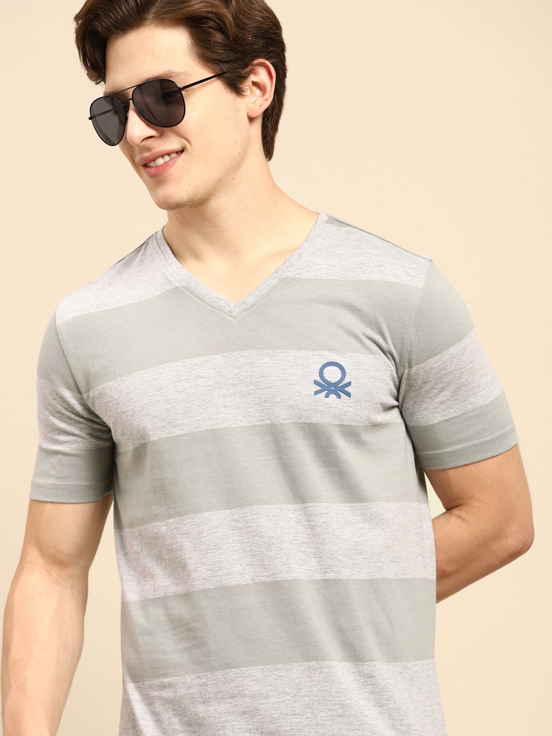 

United Colors of Benetton Men Grey Striped V-Neck T-shirt