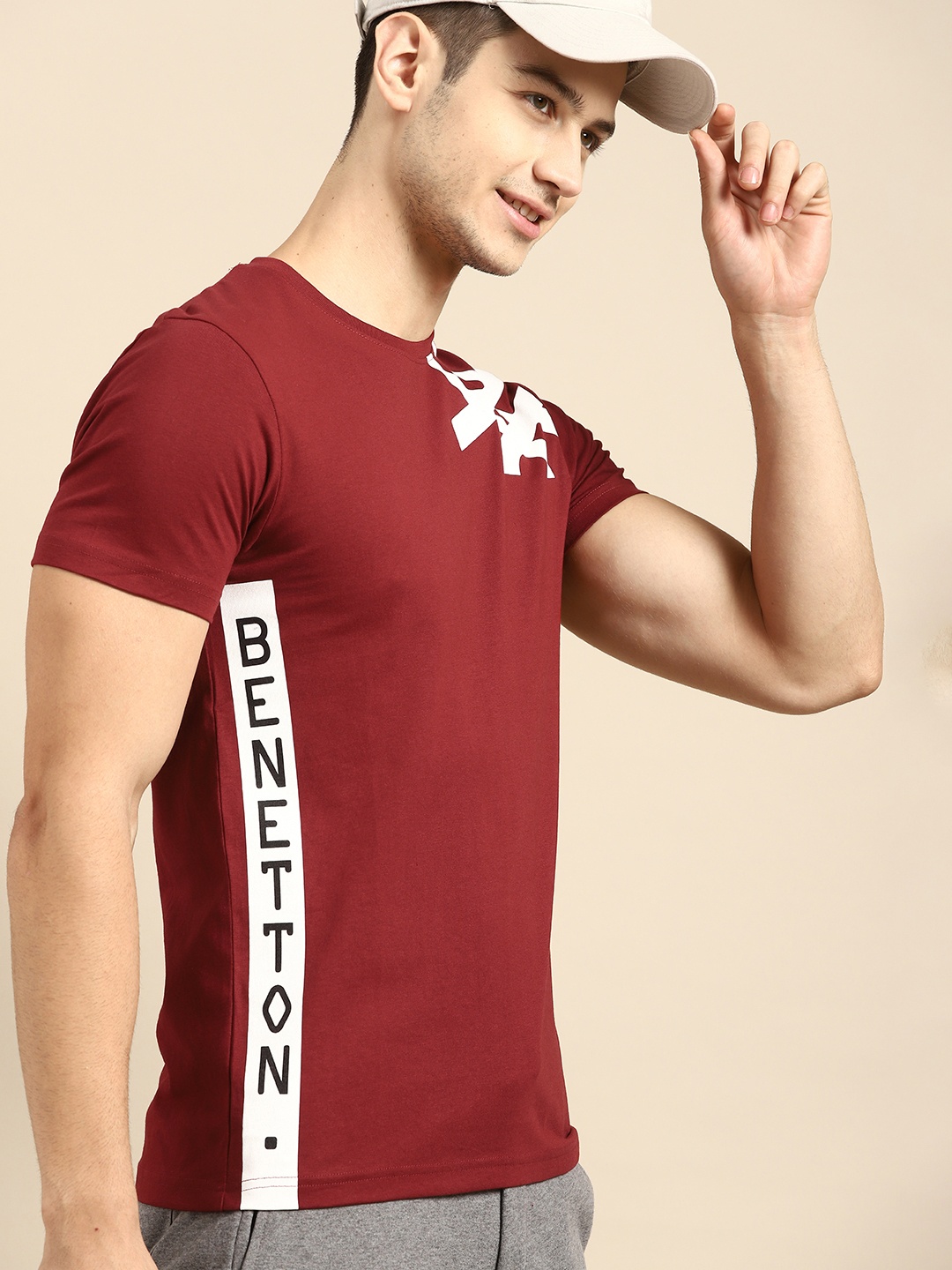 

United Colors of Benetton Men Maroon & White Brand Logo Printed Pure Cotton T-shirt