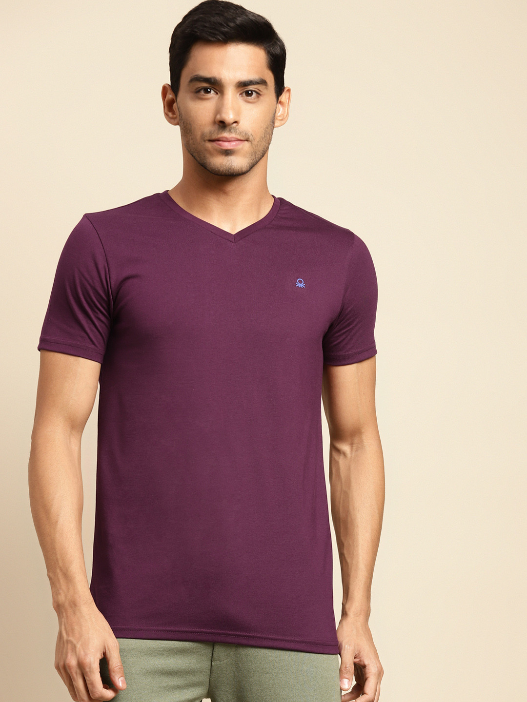 

United Colors of Benetton Men Purple V-Neck T-shirt