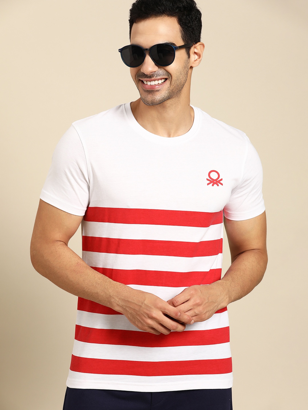 

United Colors of Benetton Men White & Red Striped T-shirt