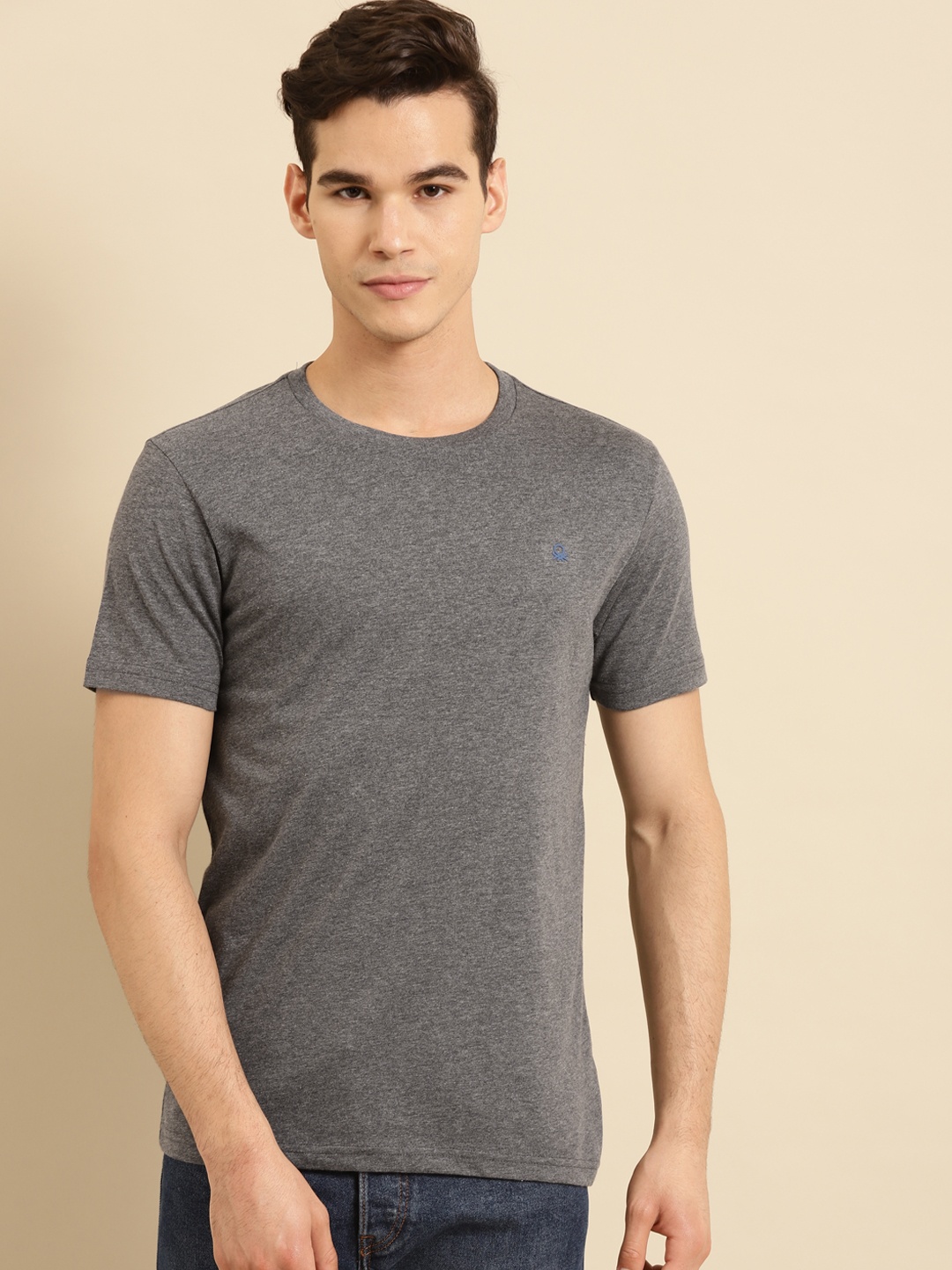 

United Colors of Benetton Men Charcoal Grey Round Neck T-shirt