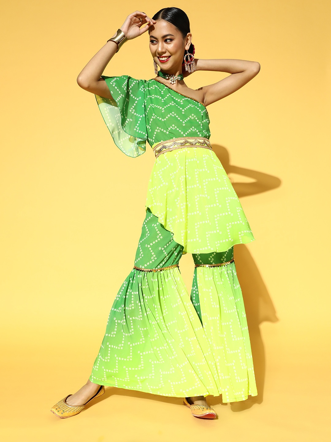 

PANIT Women Green & Yellow Bandhani Printed One Shoulder Kurta & Sharara with Belt