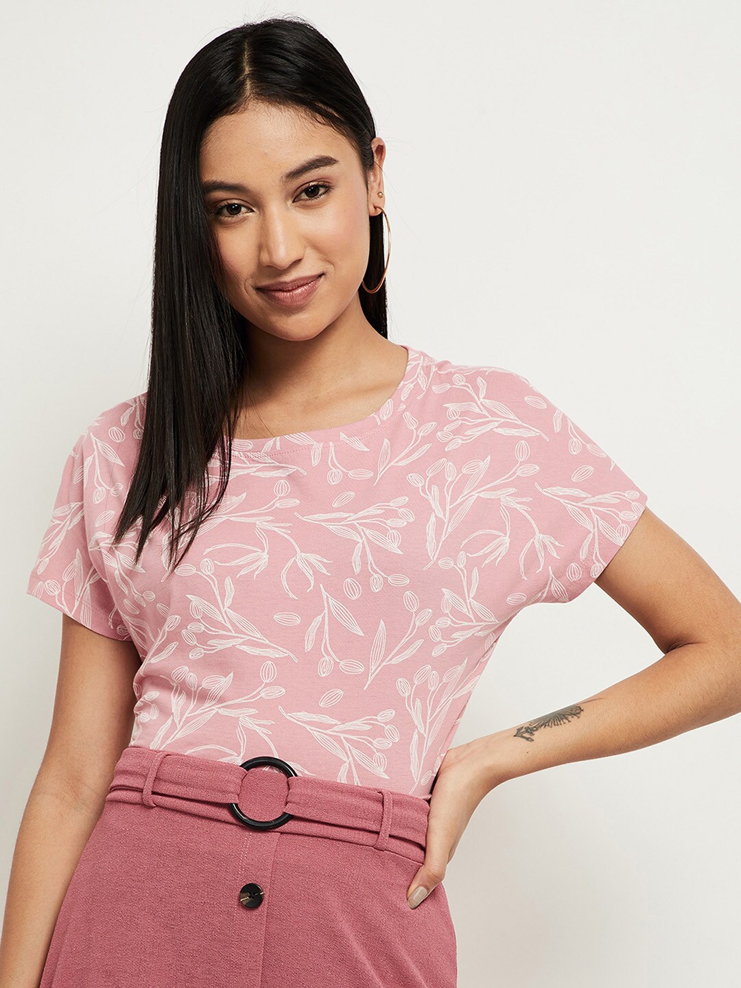 

max Women Pink Floral Printed Extended Sleeves T-shirt