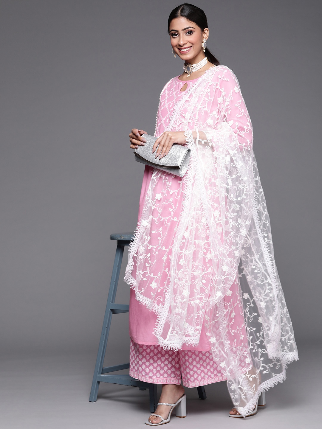 

Varanga Women Pink Ethnic Motifs Printed Pure Cotton Kurta with Palazzos & Dupatta