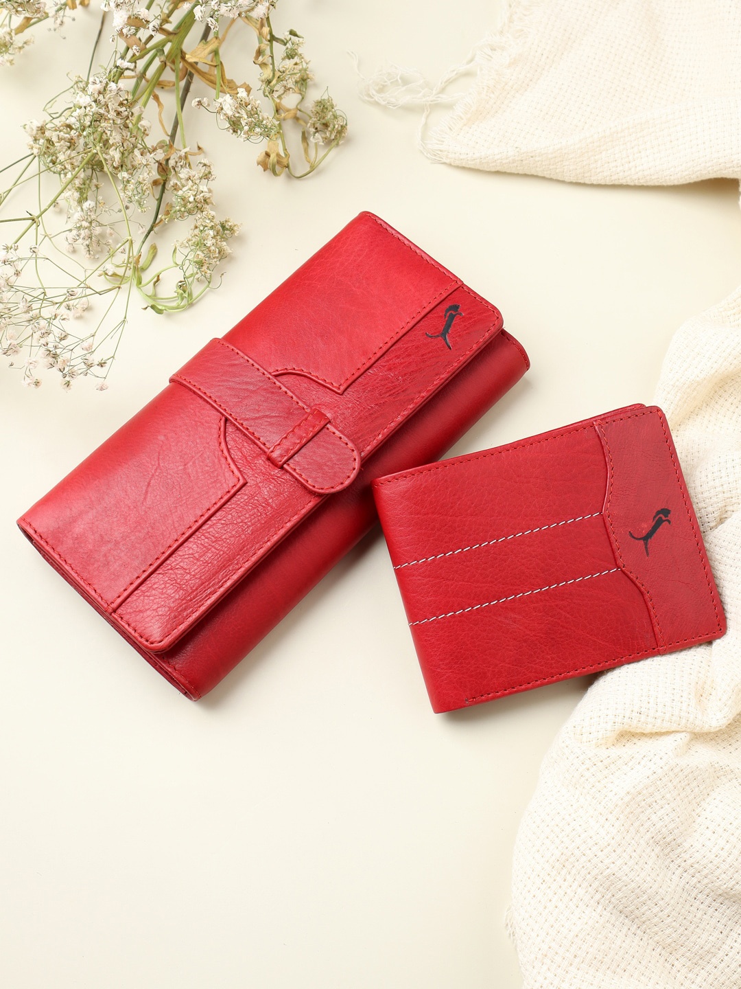 

WILD EDGE Unisex Red Solid Genuine Leather Accessory Gift Set