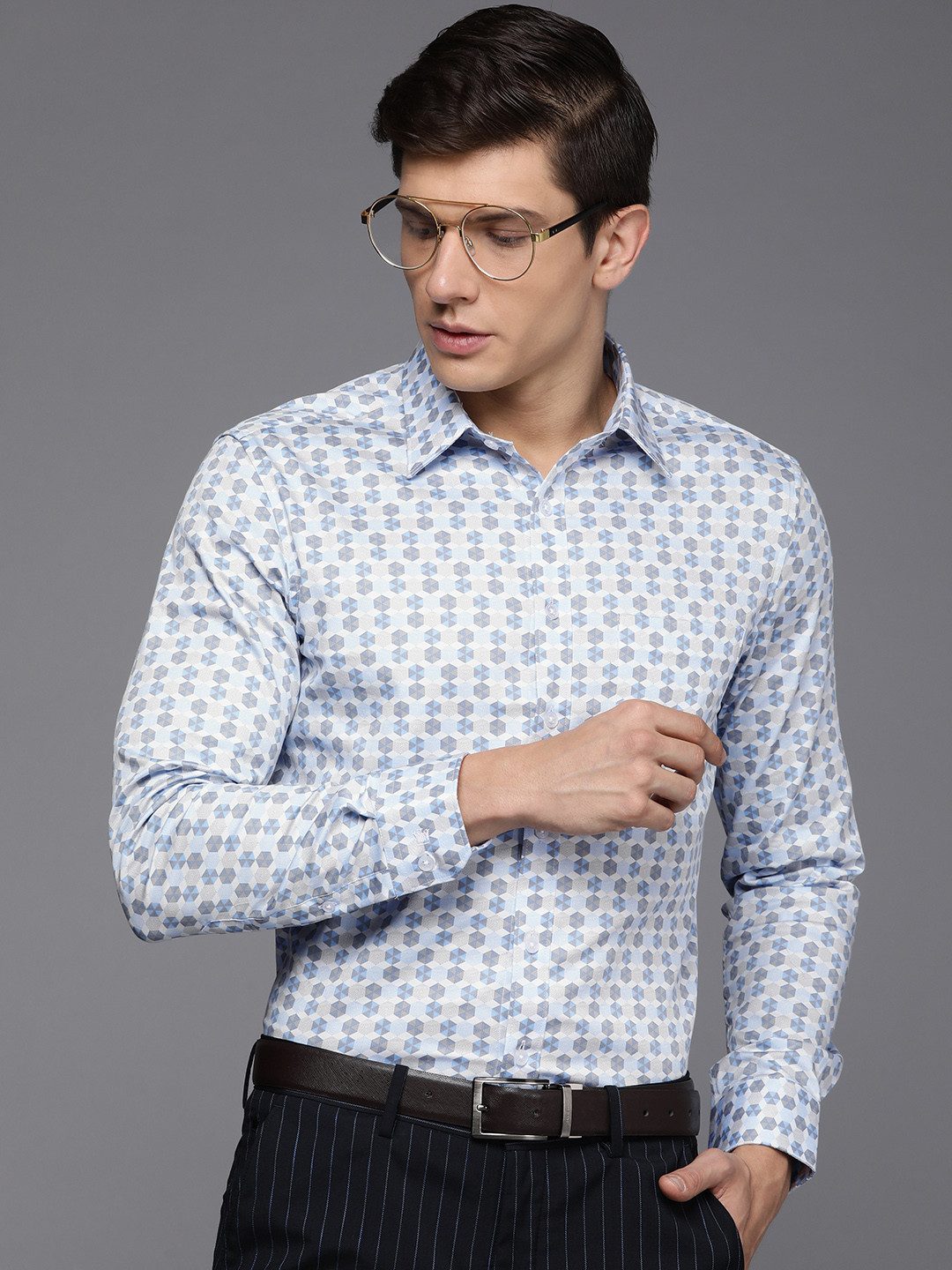

Louis Philippe Men White & Blue Slim Fit Geometric Opaque Printed Formal Shirt