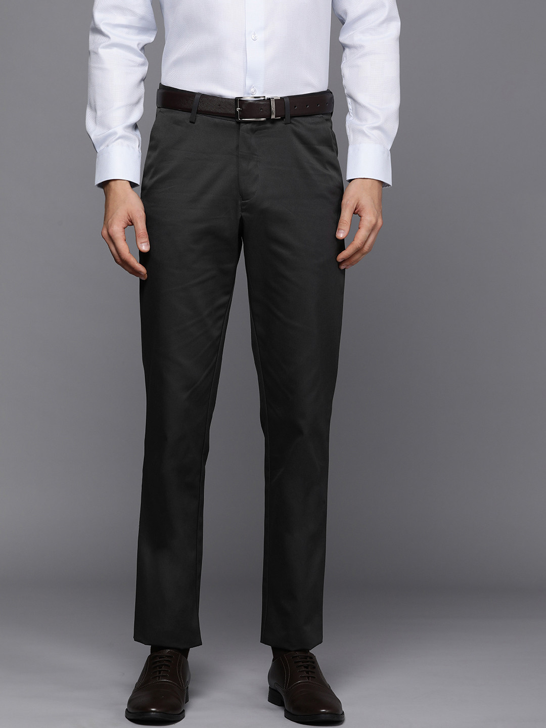 

Louis Philippe Men Charcoal Black Slim Fit Mid-Rise Formal Flat-Front Pure Cotton Chinos