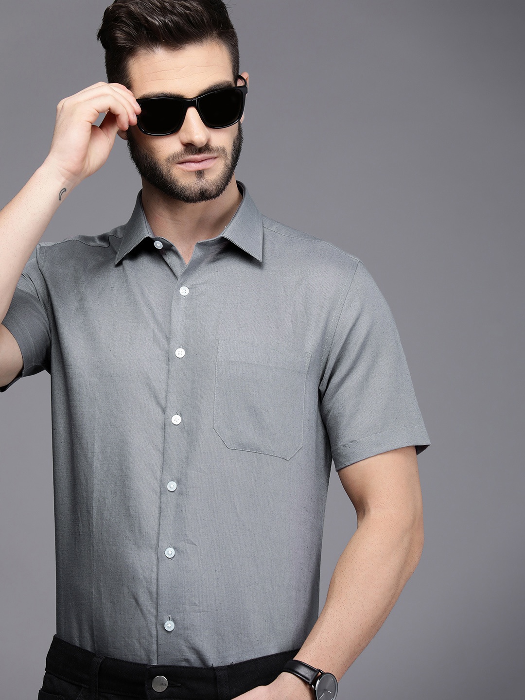 

Louis Philippe Men Grey Solid Slim Fit Cotton Linen Semiformal Shirt