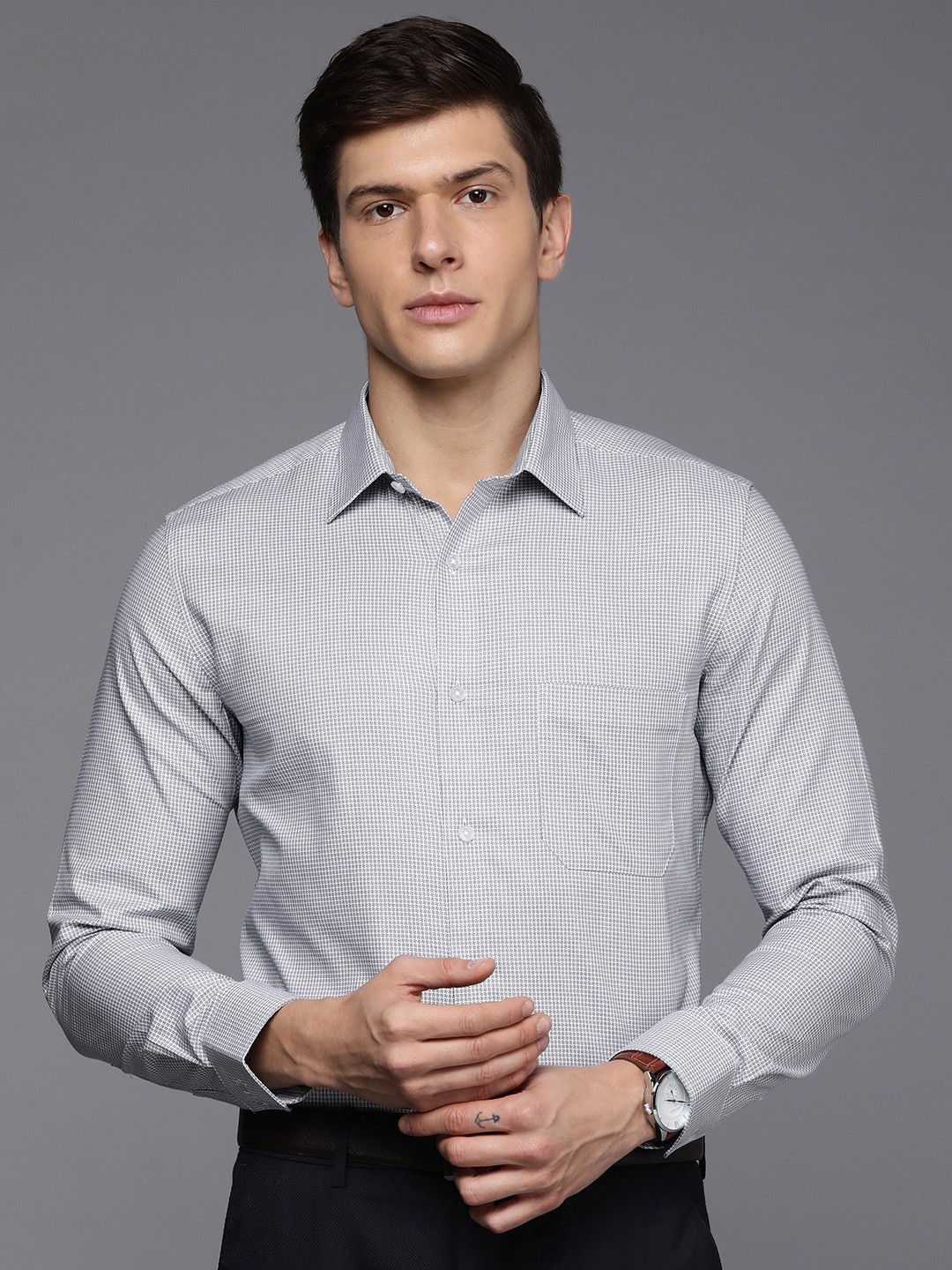 

Louis Philippe Men Grey And White Slim Fit Checked Pure Cotton Formal Shirt