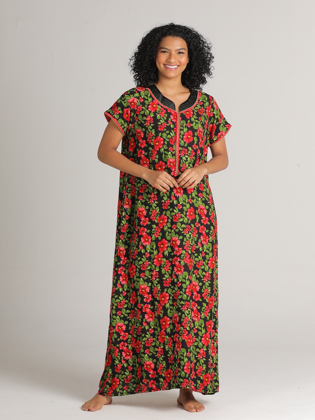 

evolove Women Black Floral Printed Maxi Nightdress