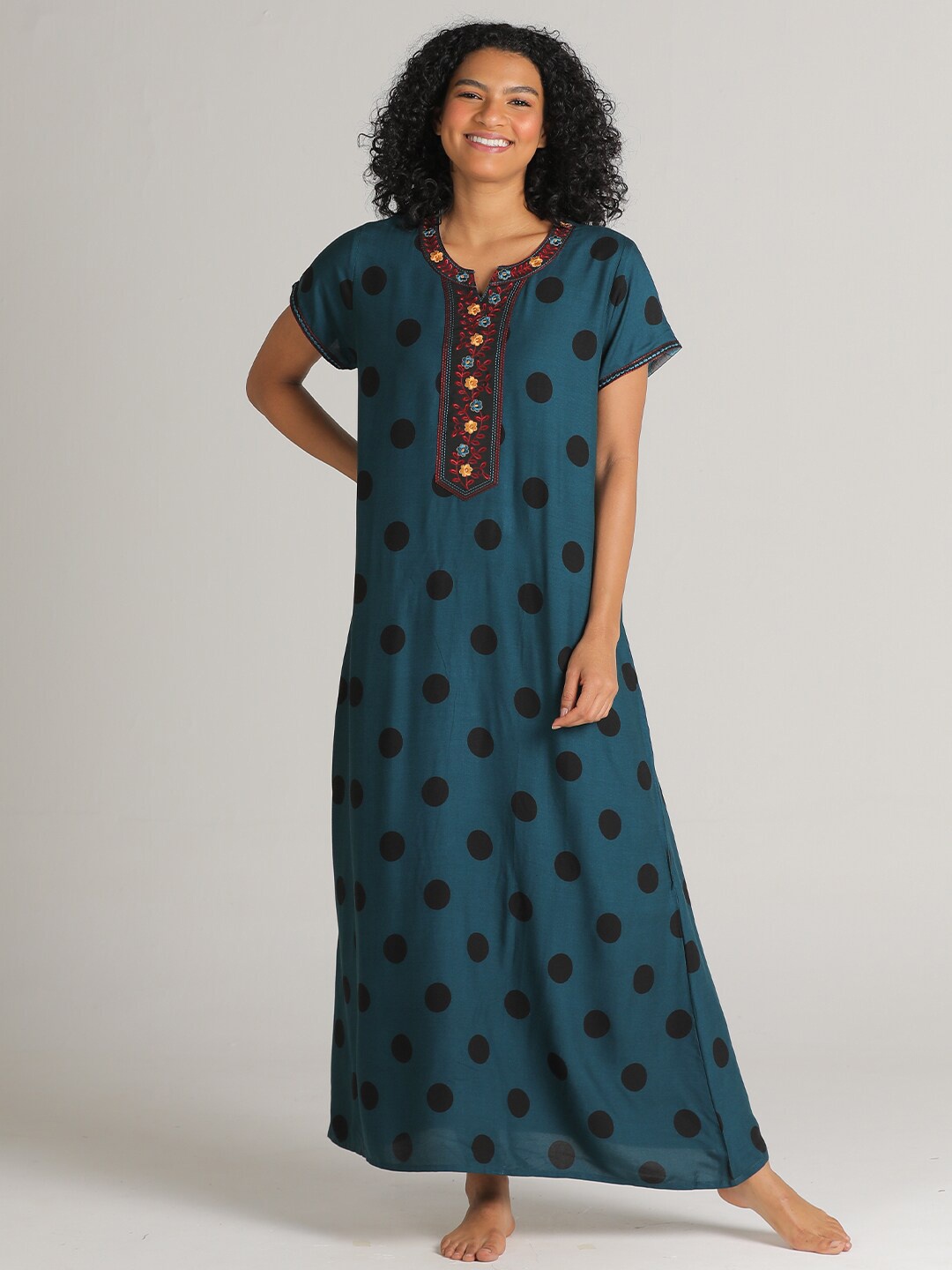 

evolove Women Blue Printed Maxi Nightdress