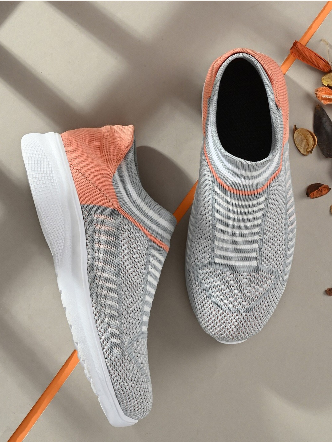 

BUCIK Women Peach-Coloured Mesh Running Non-Marking Shoes