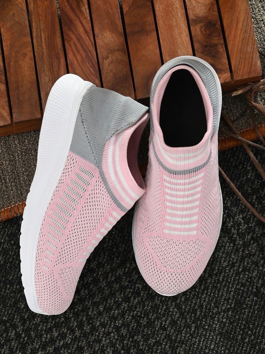 

BUCIK Women Pink Mesh Running Non-Marking Shoes