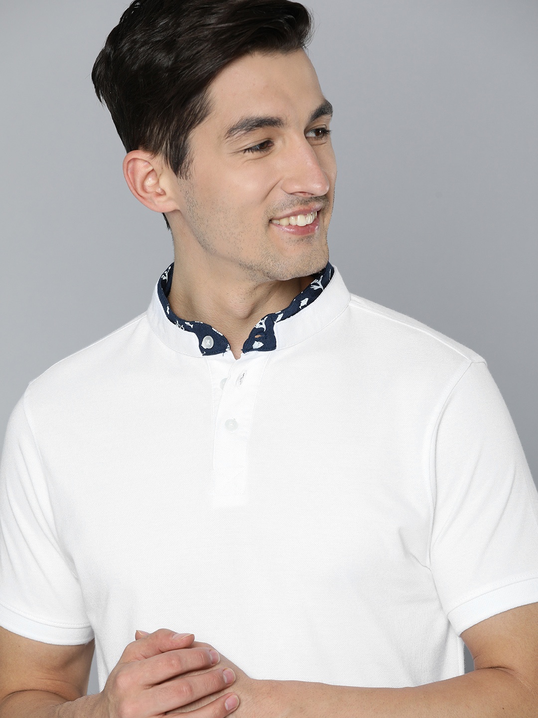 

Mast & Harbour Men White Mandarin Collar T-shirt