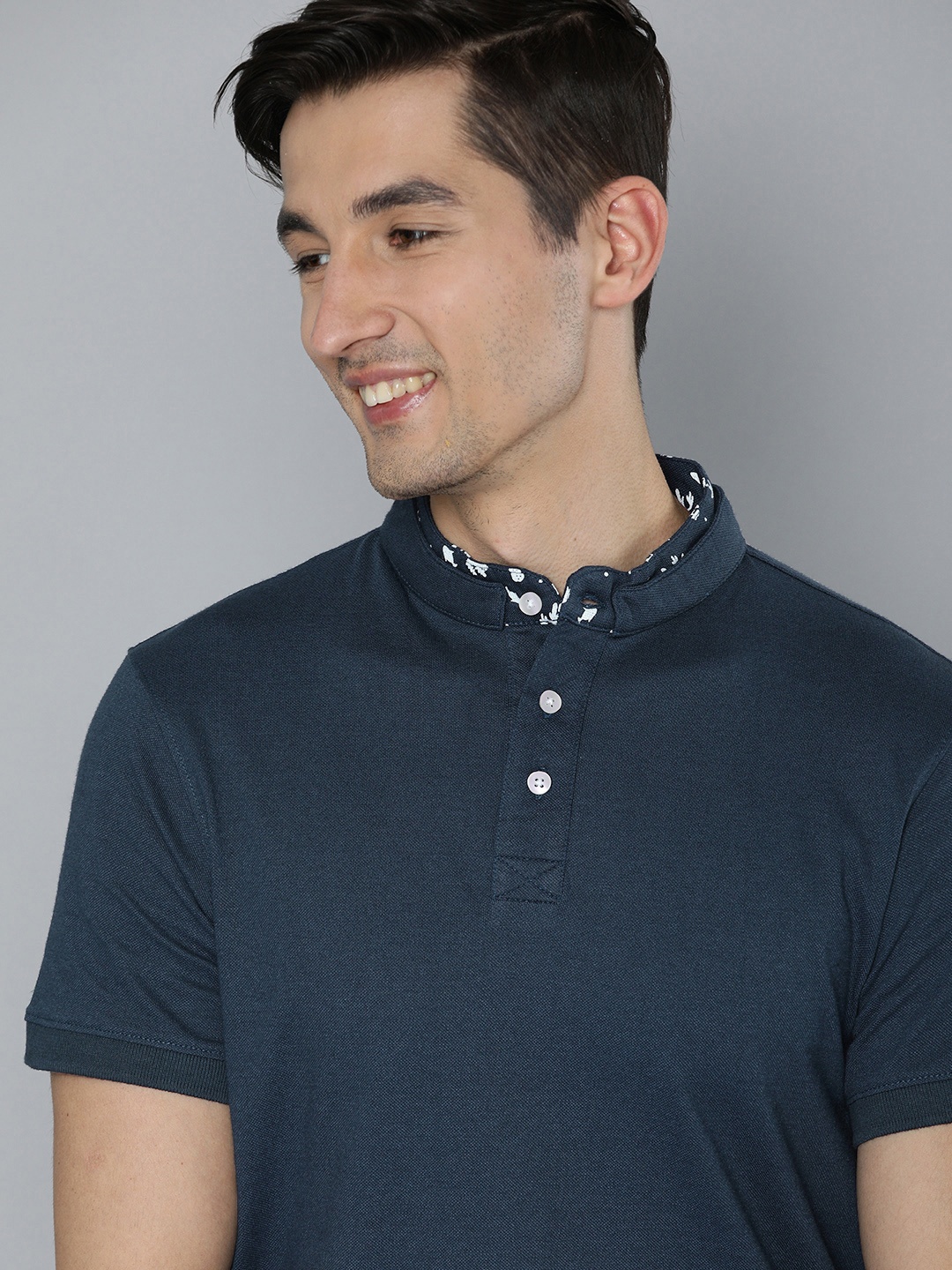 

Mast & Harbour Men Navy Blue Mandarin Collar T-shirt
