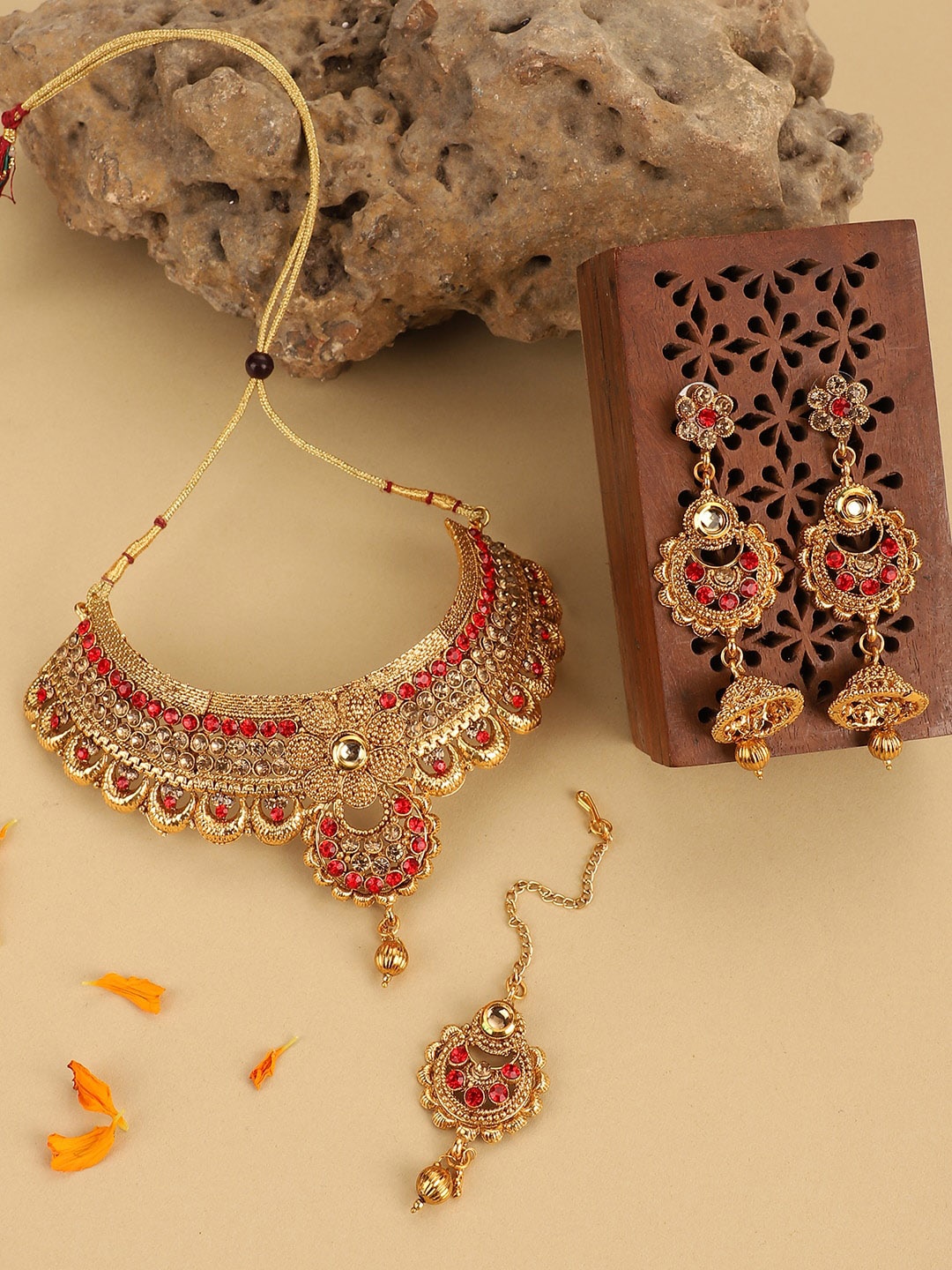 

ANIKAS CREATION Gold-Plated Red Stone-Studded Choker Jewellery Set