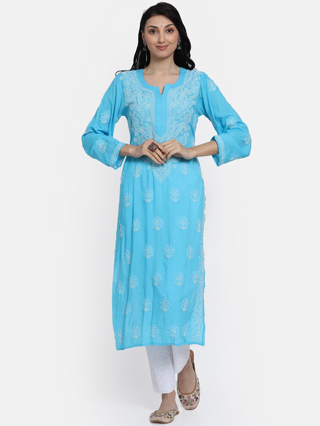 

PARAMOUNT CHIKAN Women Blue & White Chikankari Ethnic Motifs Thread Work Straight Kurta