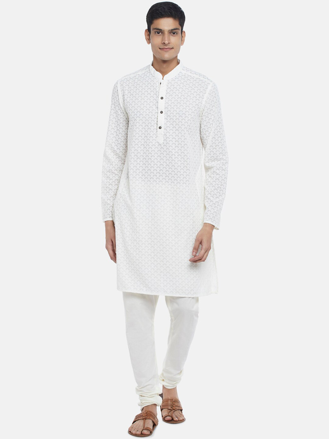 

indus route by Pantaloons Men Off White Ethnic Motifs Embroidered Chikankari Kurta
