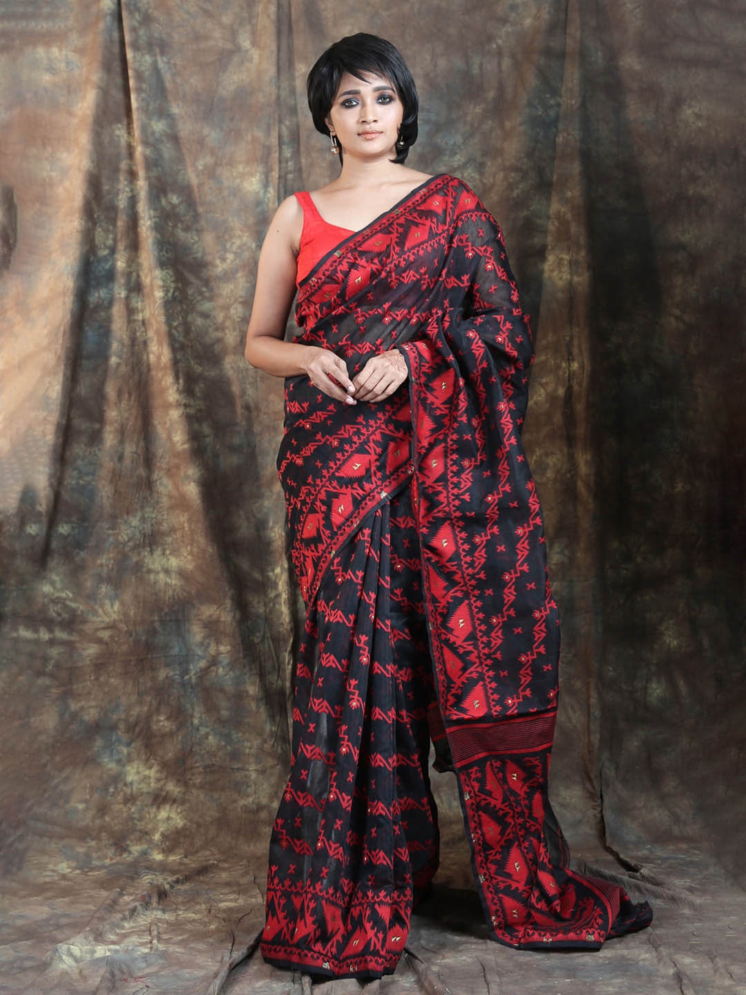 

Arhi Black & Red Ethnic Motifs Silk Cotton Jamdani Saree