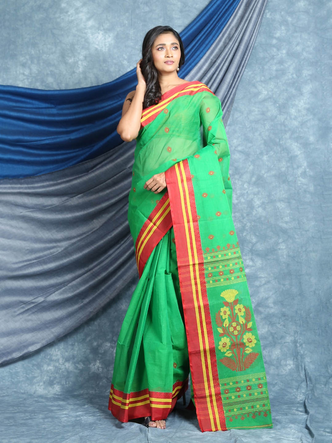 

Arhi Green & Red Ethnic Motifs Pure Cotton Taant Saree