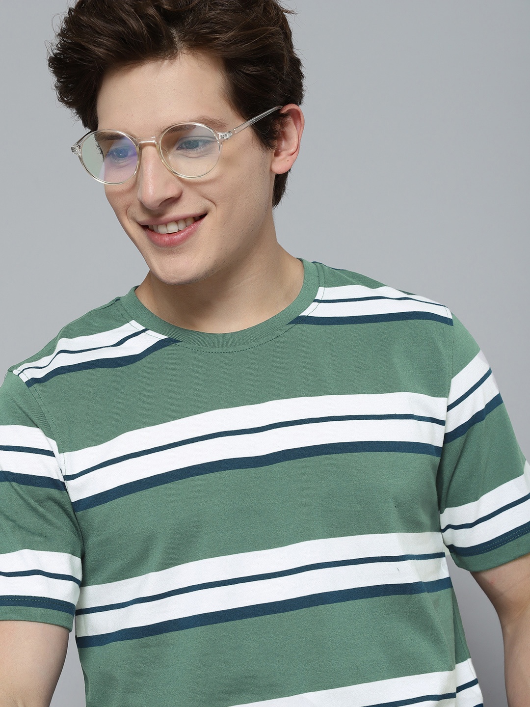 

Mast & Harbour Men Green & White Striped T-shirt