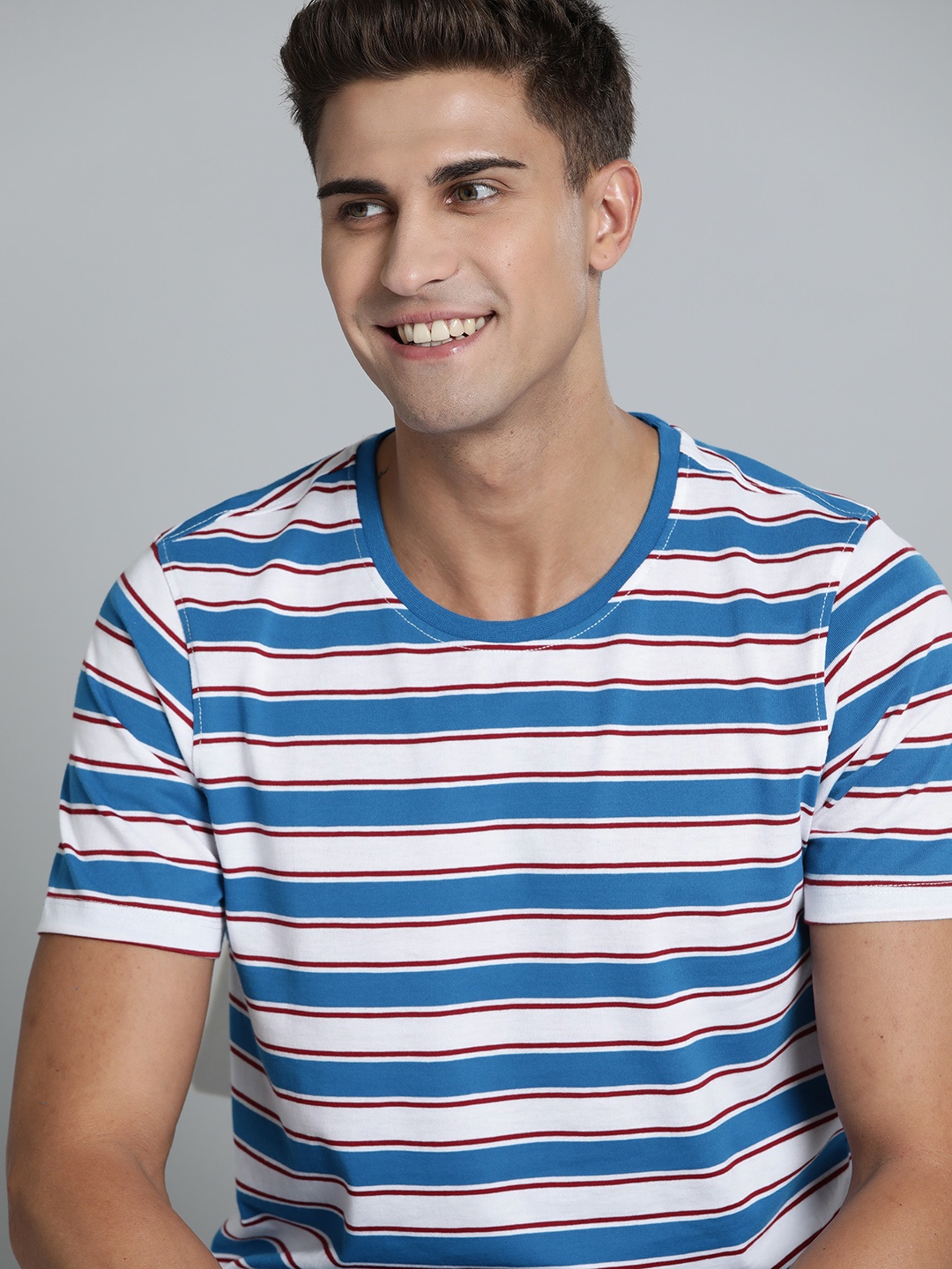 

Mast & Harbour Men Blue & White Striped T-shirt